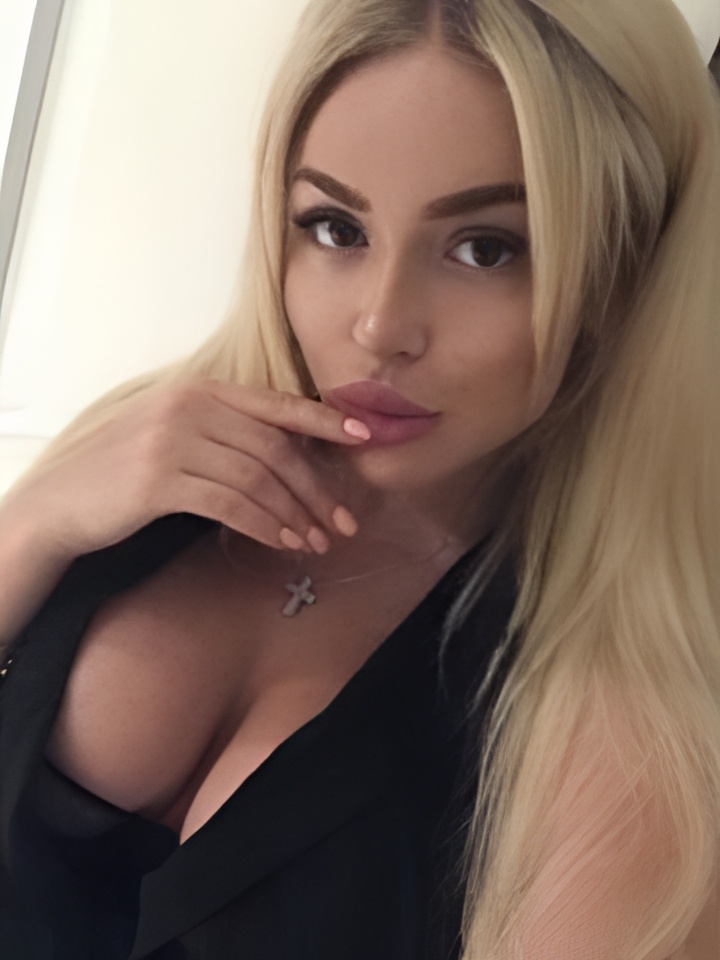 Леля привлекальеная девушка из Зимогорья цена от 2000 руб