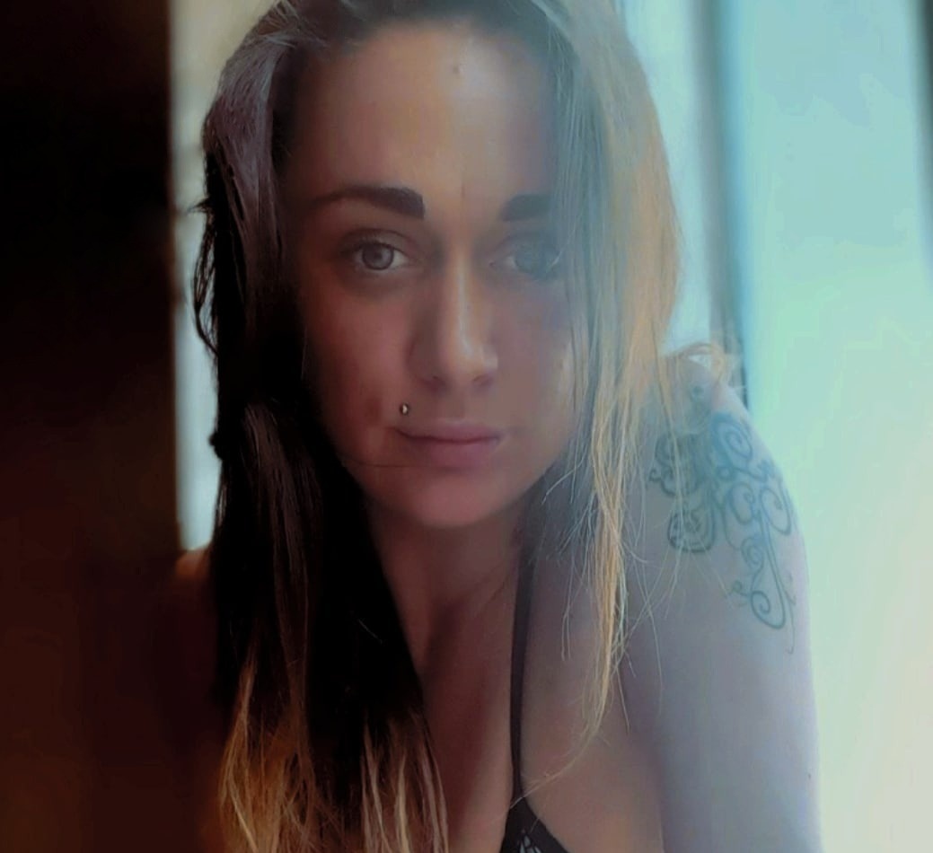 Светлана привлекальеная девушка из Зимогорья цена от 3000 руб