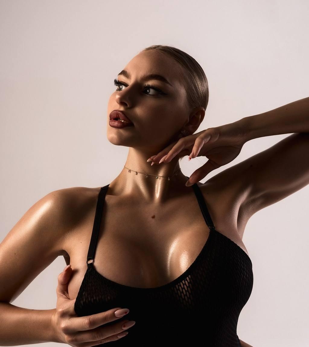 Лейла привлекальеная девушка из Зимогорья цена от 9000 руб