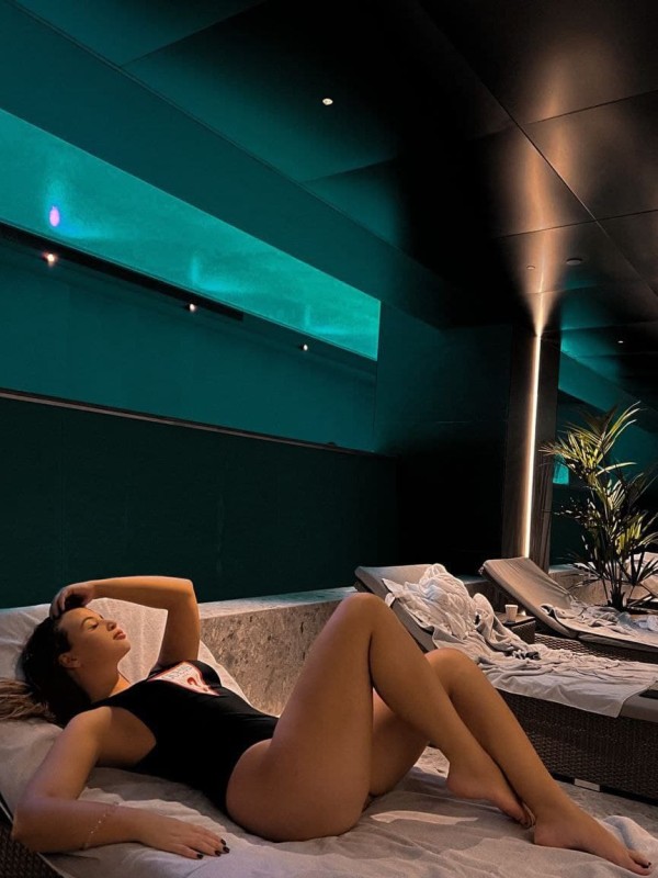 Оксана привлекательная девушка из Зимогорья цена от 3000 руб