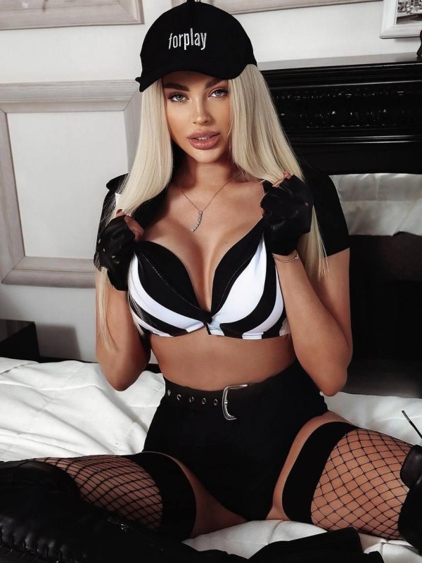 Аленка привлекательная девушка из Зимогорья цена от 7000 руб